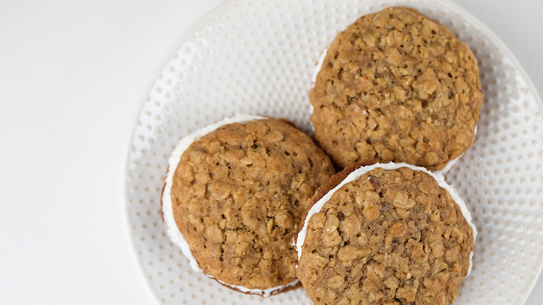 homemade oatmeal creme pies