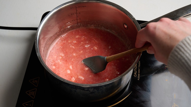 boiling strawberries with cornstarch
