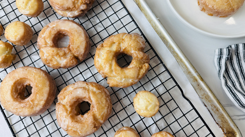 Old-fashioned sour cream donuts