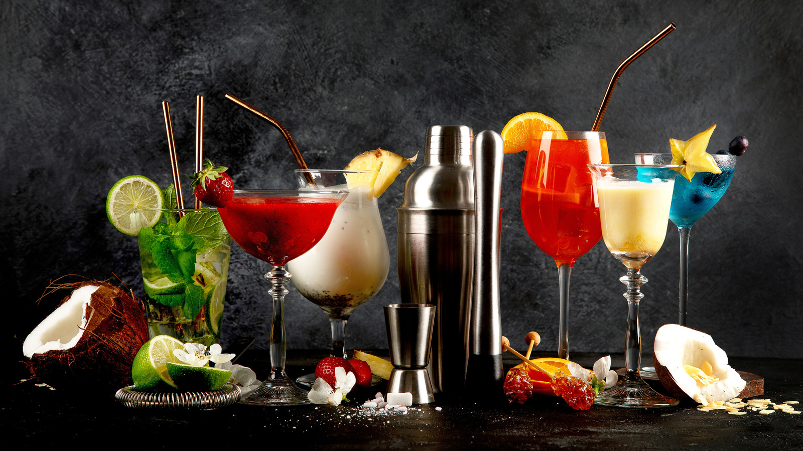 15 Old-School Cocktails Boomers Still Love To Sip On