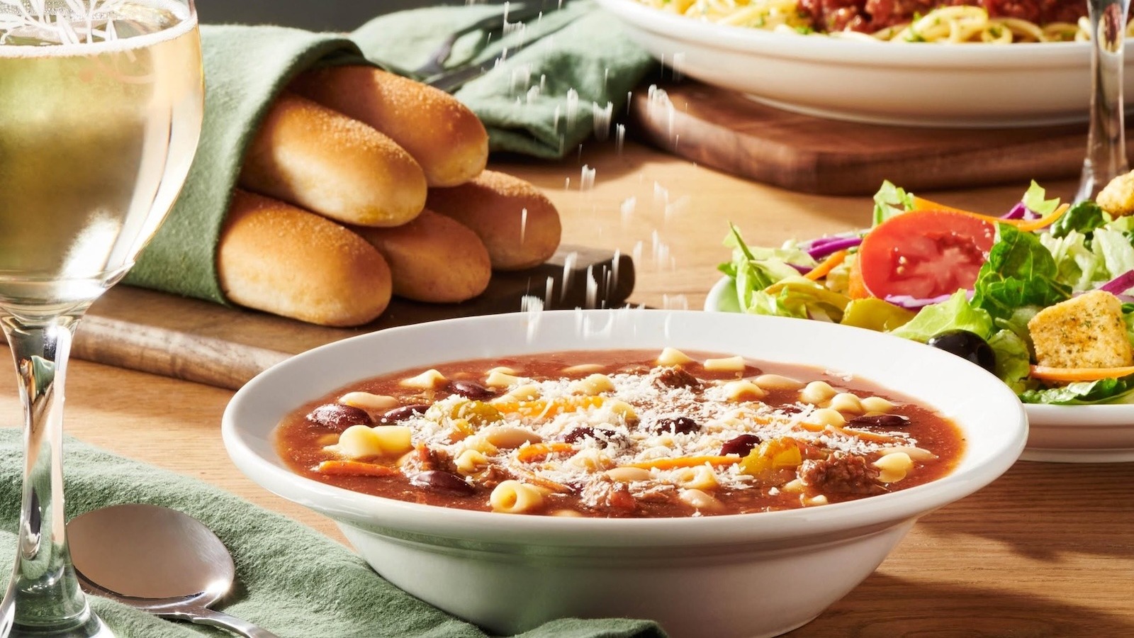 The Cheapest Dinner At Olive Garden That Isn't Just Soup, Salad, And Breadsticks