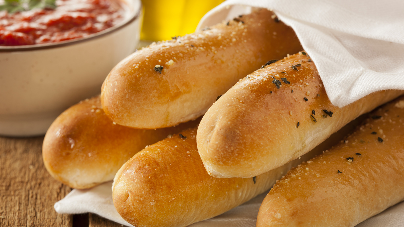 Why Olive Garden Customers Complain About The Breadsticks, Despite Their Popularity