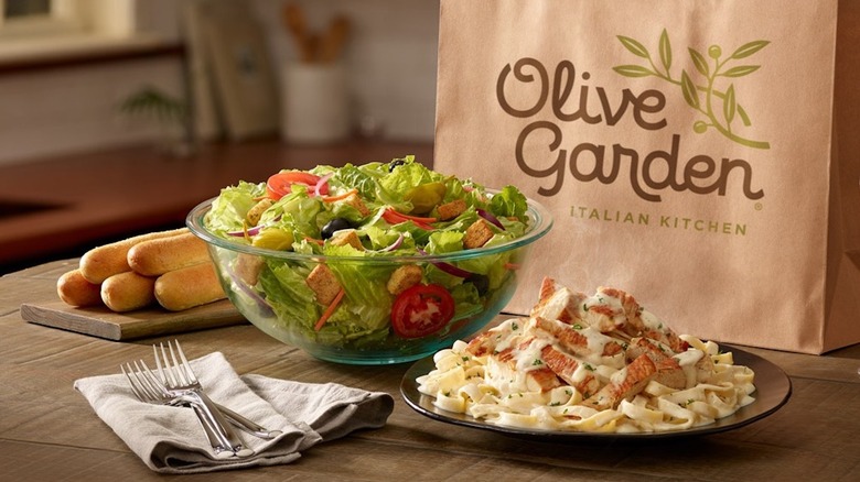 Olive Garden delivery meals with breadsticks