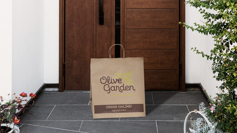 Olive Garden delivery at doorstep