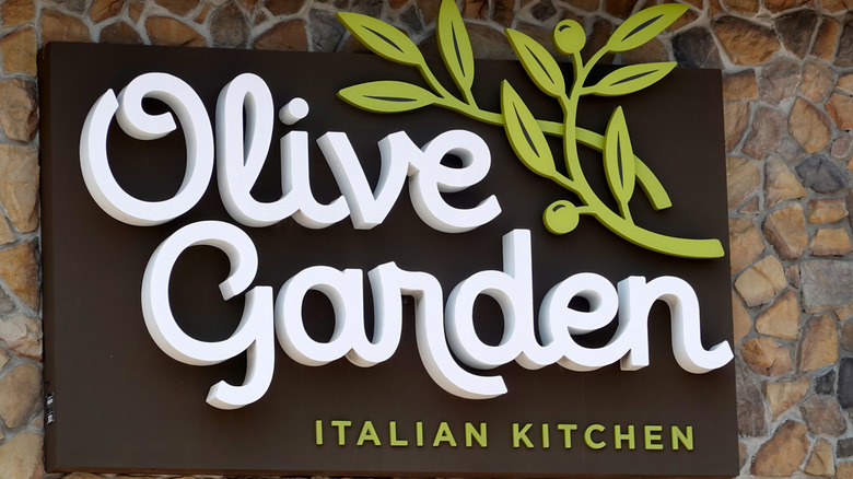 Olive Garden sign