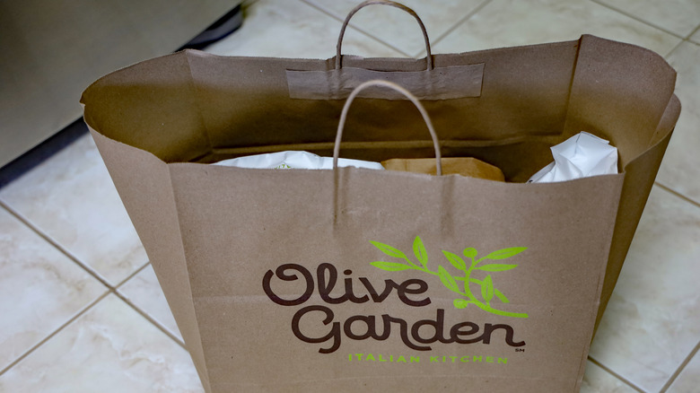 Olive Garden to-go bag