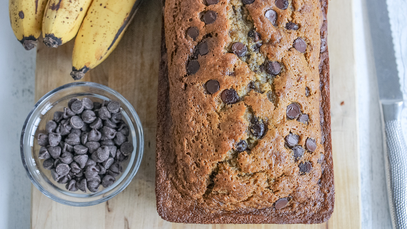 Olive Oil Chocolate Chip Banana Bread Recipe L Intro 1673538614