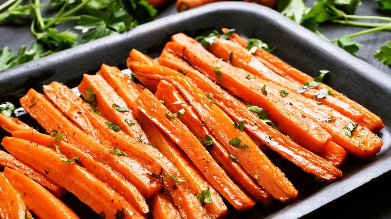 Pan-roasted melted carrots