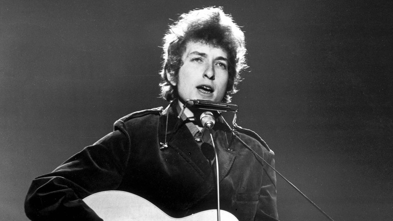 Bob Dylan singing