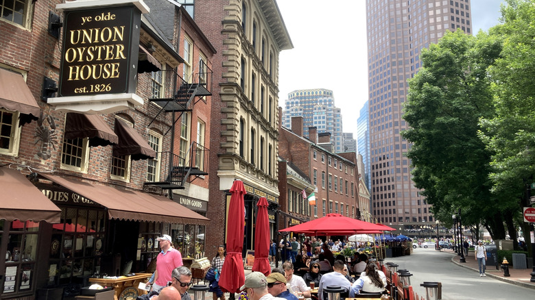 Diners at Union Oyster House