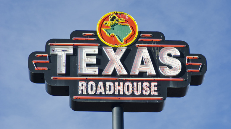 Texas Roadhouse sign in Colorado