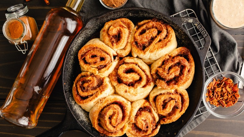 cinnamon rolls in cast iron skillet