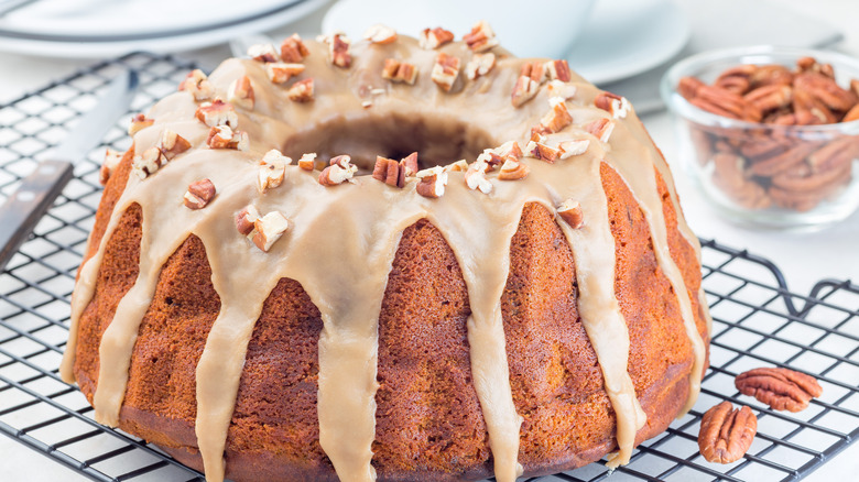 Glazed pound cake with pecans
