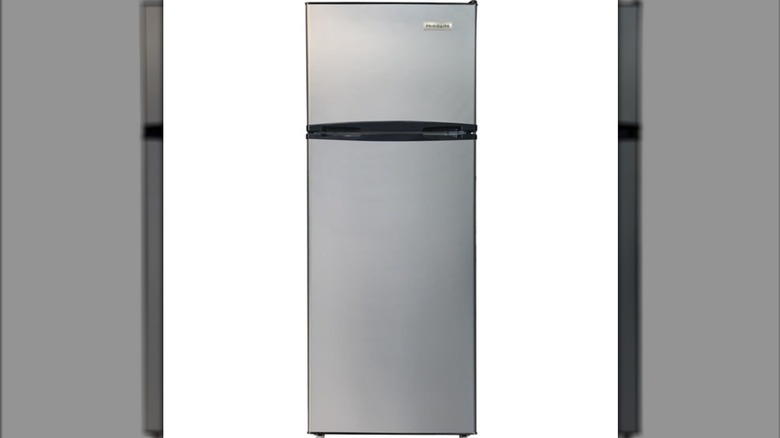 Compact 7.5-cubic-foot Frigidaire refrigerator