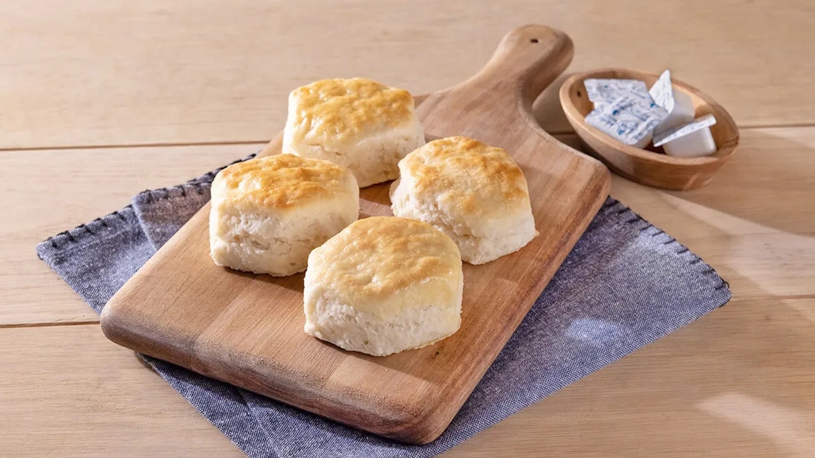 One Request Makes Cracker Barrel Biscuits Even More Craveable - Tasting Table