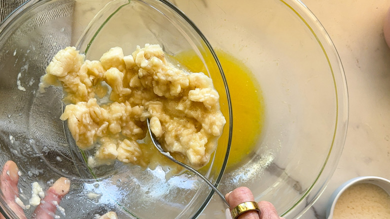 mashed bananas added to eggs