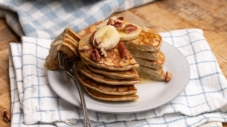 3-ingredient banana pancakes