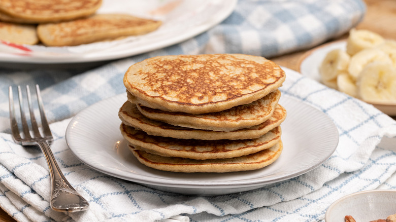3-ingredient banana pancakes