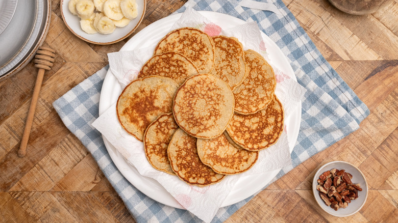 3-ingredient banana pancakes