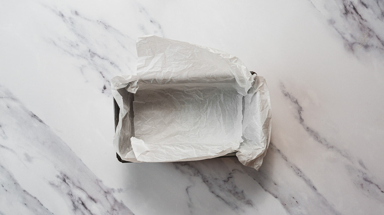 Loaf pan with parchment paper