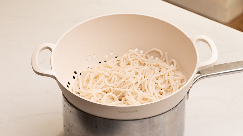 drained noodles in colander