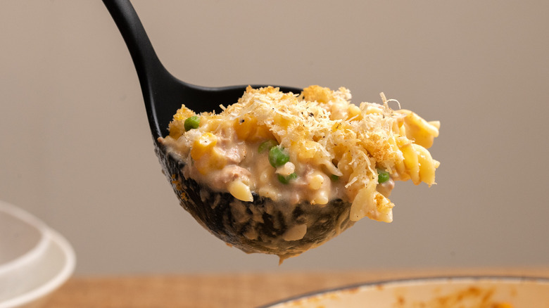cheesy deluxe tuna casserole