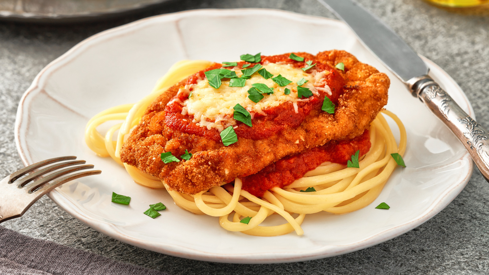 Our Least Favorite Chain Restaurant Chicken Parmesan Still Hits The Spot - Tasting Table