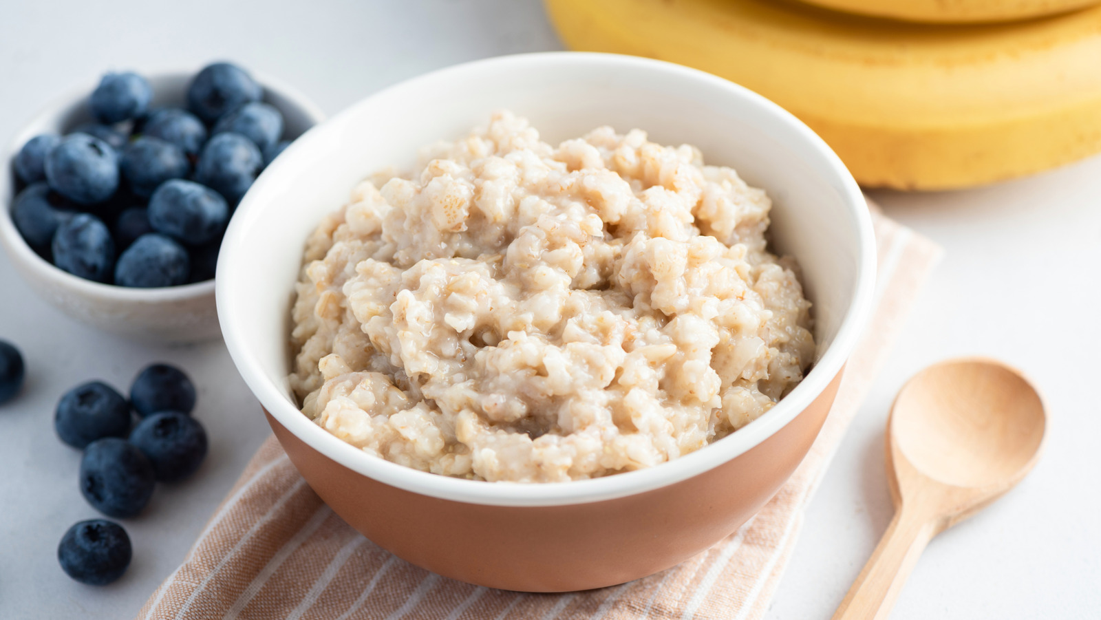 Our Least Favorite Way To Make Oatmeal Is Unfortunately The Most Convenient - Tasting Table