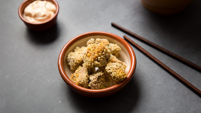 popcorn tofu served on table