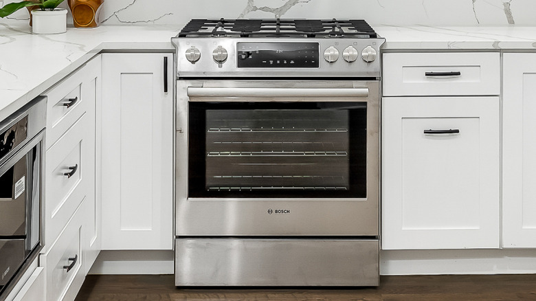 Oven with drawer
