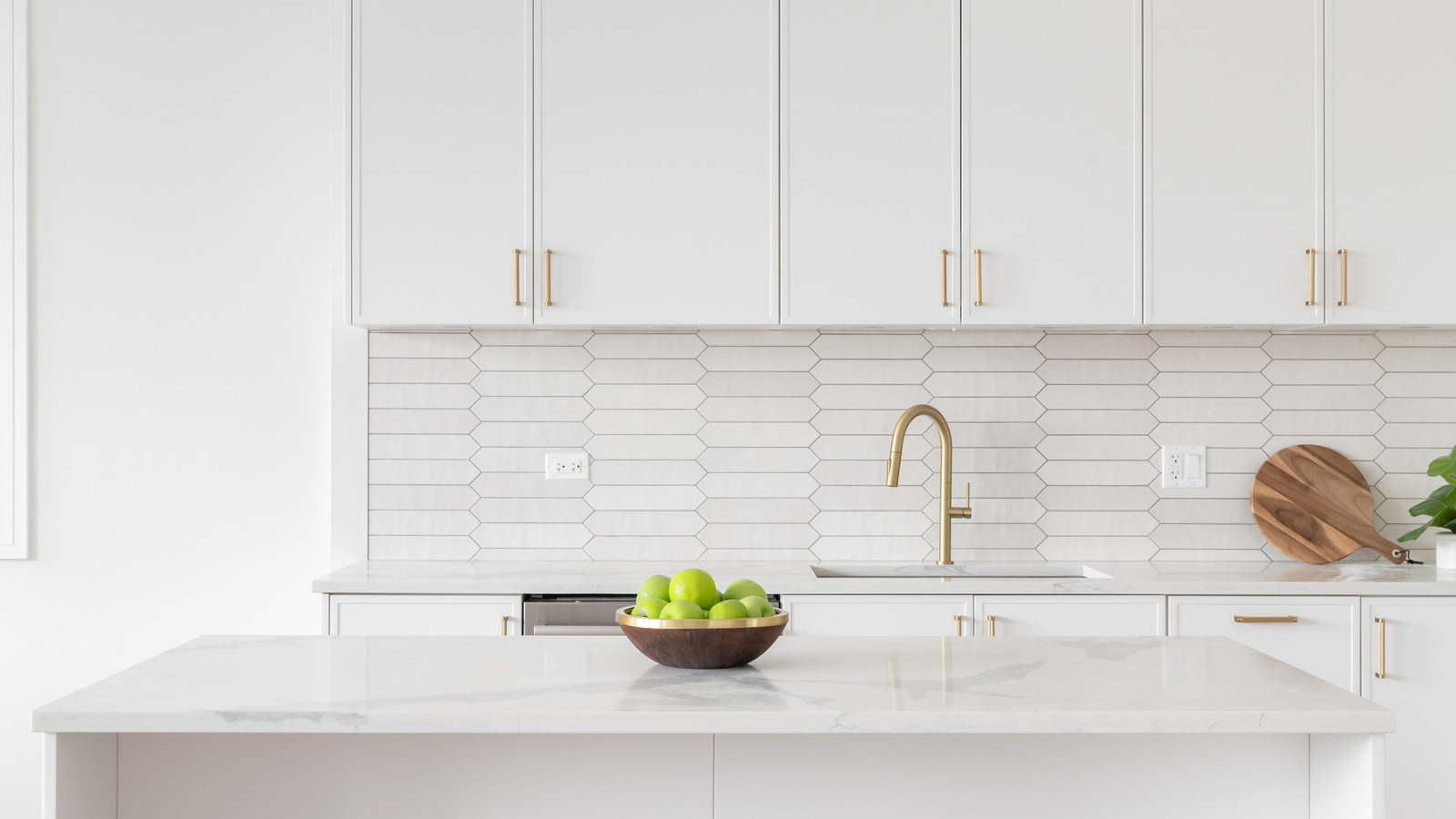 Over All-White Kitchens? Try This Bold, Dramatic Trend Instead - Tasting Table