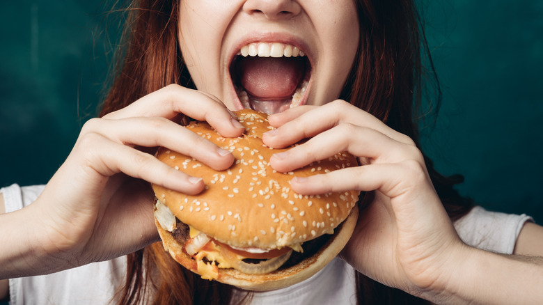 Oxford Researcher Claims Eating With Your Mouth Open Makes Food Tastier