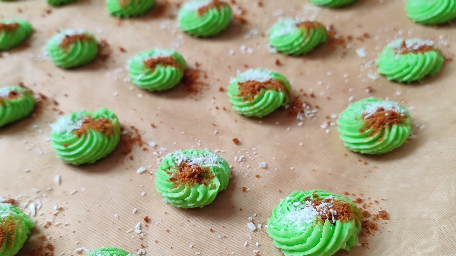 Pandan Extract Is The Secret Ingredient To Making Perfect Holiday Cookies