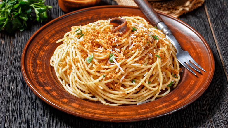 spaghetti with breadcrumbs and anchovy