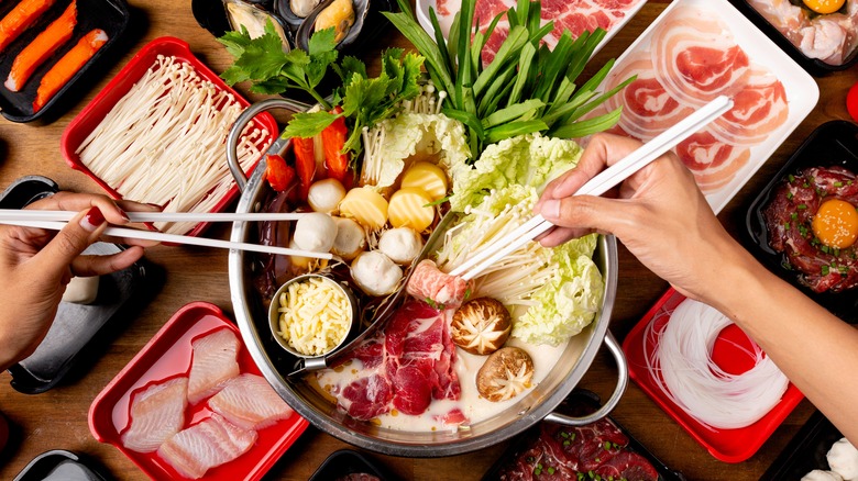 Hot pot with sides