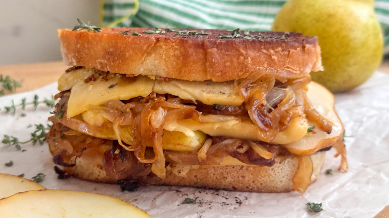 pear and gouda sandwich