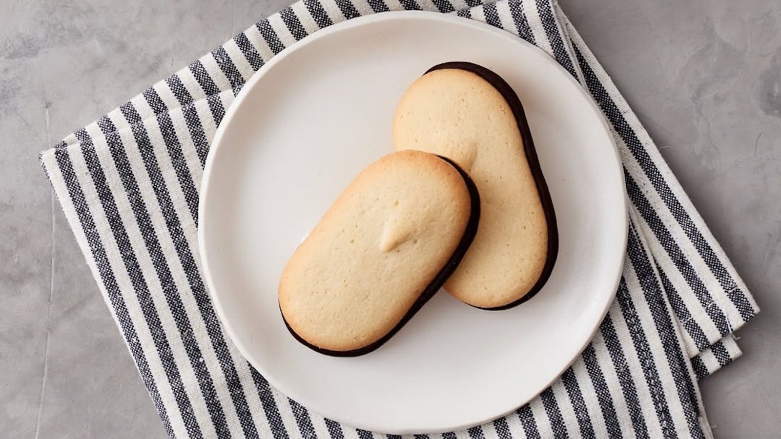 Pepperidge Farm's Famous Milano Cookie Was Actually Made To Fix A Messy Problem