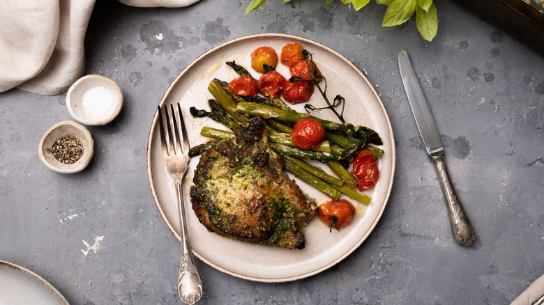 Pesto-Marinated Pork Chops Recipe