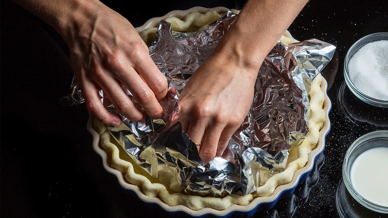 molding pie crust