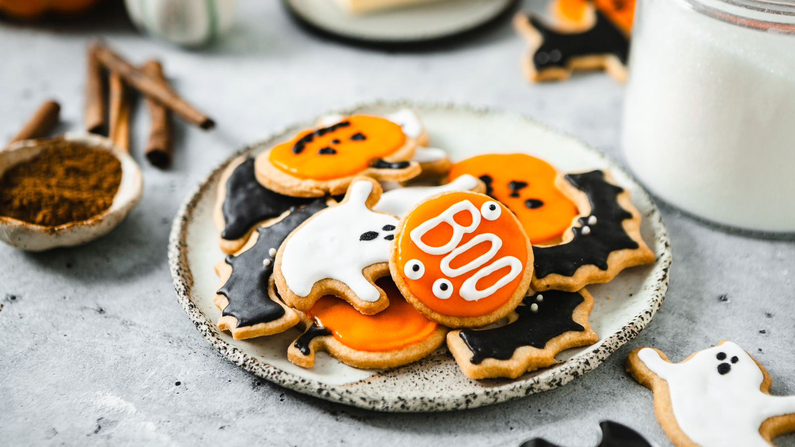 Use Pillsbury's Iconic Halloween Cookies For A Festive Batch Of Ice Cream Sandwiches