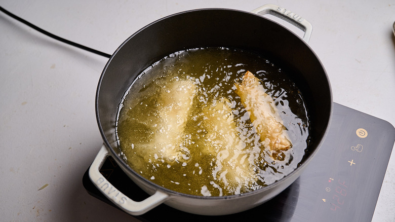 frying egg rolls in oil