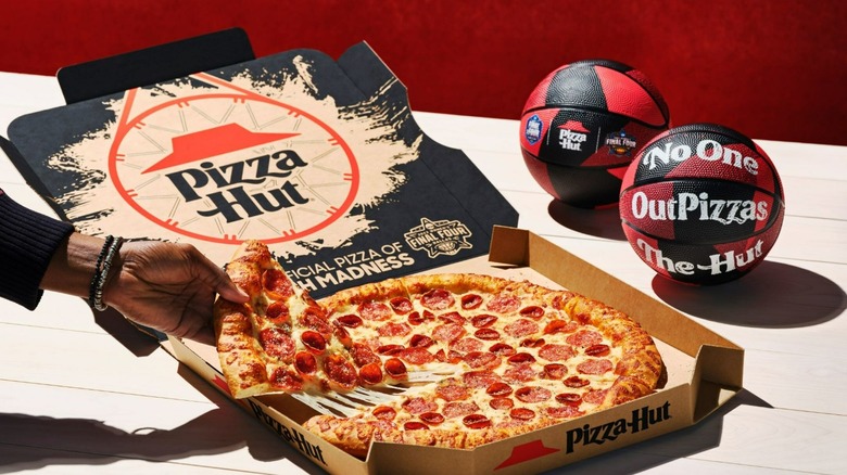 Pizza Hut mini-basetball and pizza box