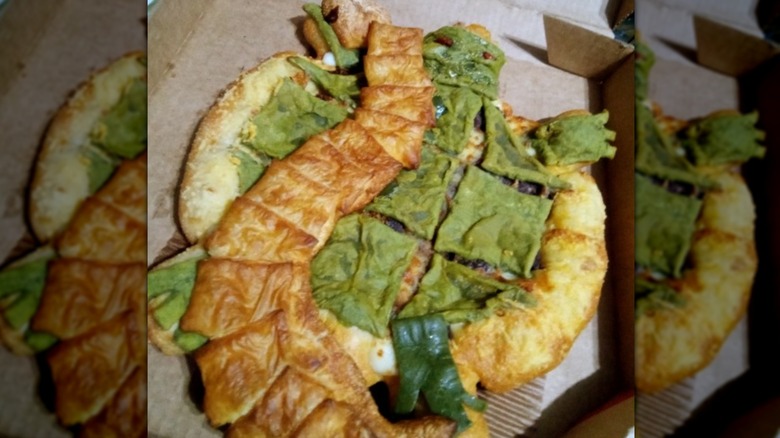 Pizza Hut's Grass Turtle Pizza in pizza box