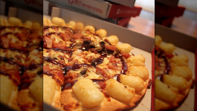 Pizza Hut's Hash Bites Crust Pizza in box