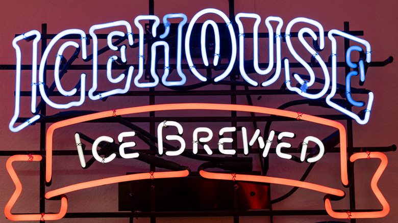 icehouse beer bar sign