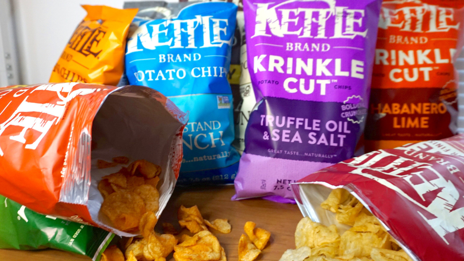 Kettle Brand Krinkle Cut Salt & Fresh Ground Pepper Potato Chips - 24 count