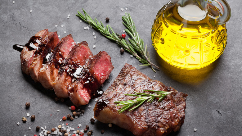 Steak with spices, oil, and balsamic vinegar