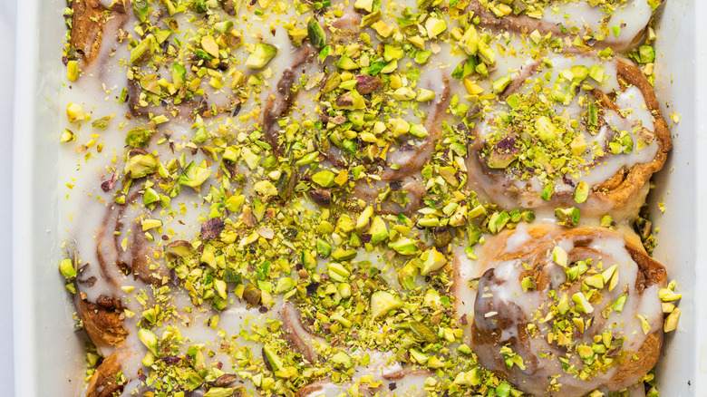 Close up on cinnamon buns topping.