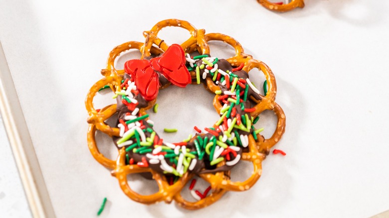 pretzels shaped into wreath