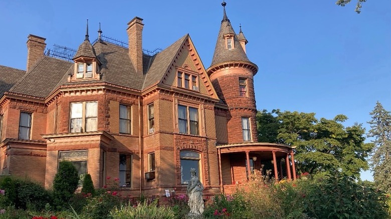 Exterior view of Henderson Castle